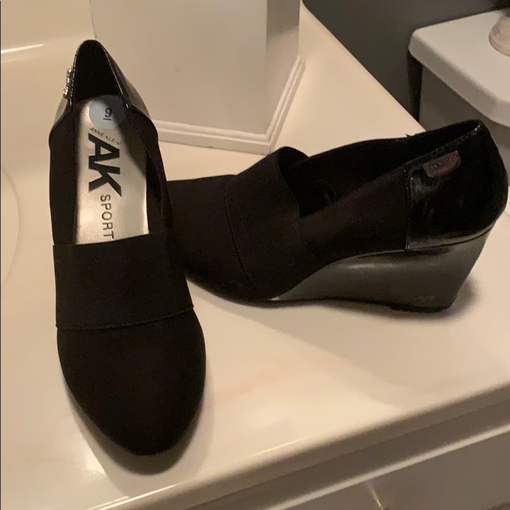 Black shoes